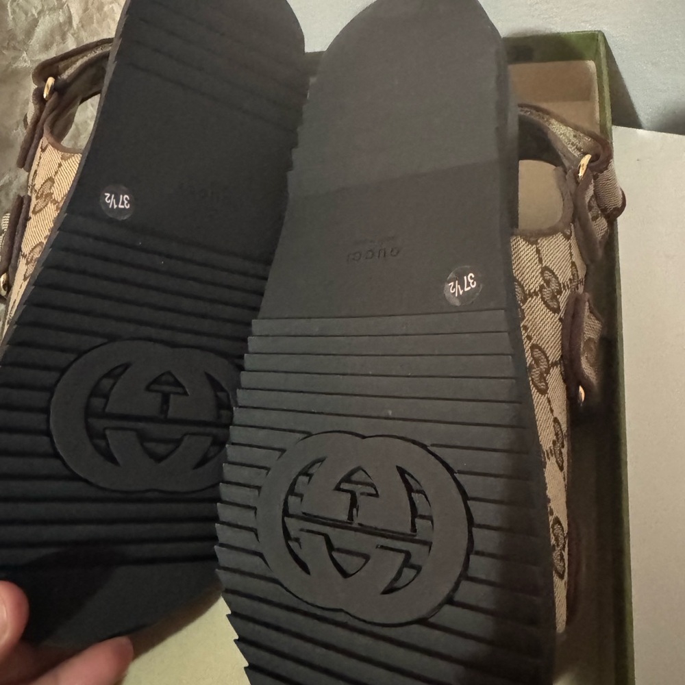 Gucci Brown and Tan Logo Sandals - Picture 5 of 11